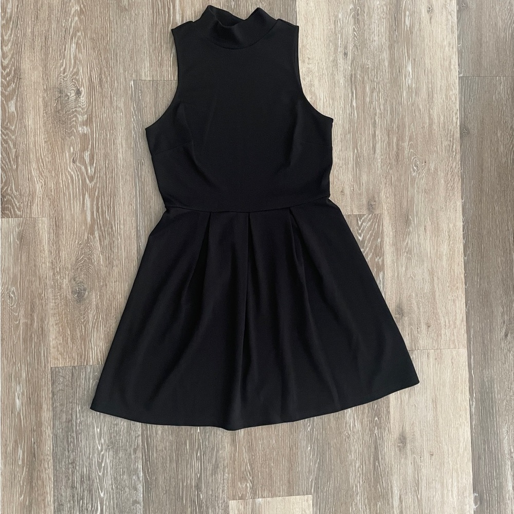 Elegant Black Sleeveless Dress